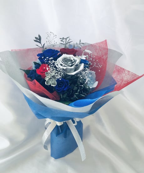 プリザーブドフラワー青と赤い薔薇にシルバーローズの魔法の枯れない花束【リボンラッピング付き】