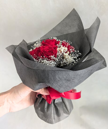 プリザーブドフラワー／赤い薔薇5輪とかすみ草の花束