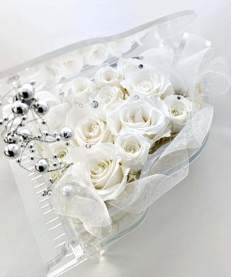 プリザーブドフラワー／グランドピアノシリーズ】清楚な白い薔薇に純粋