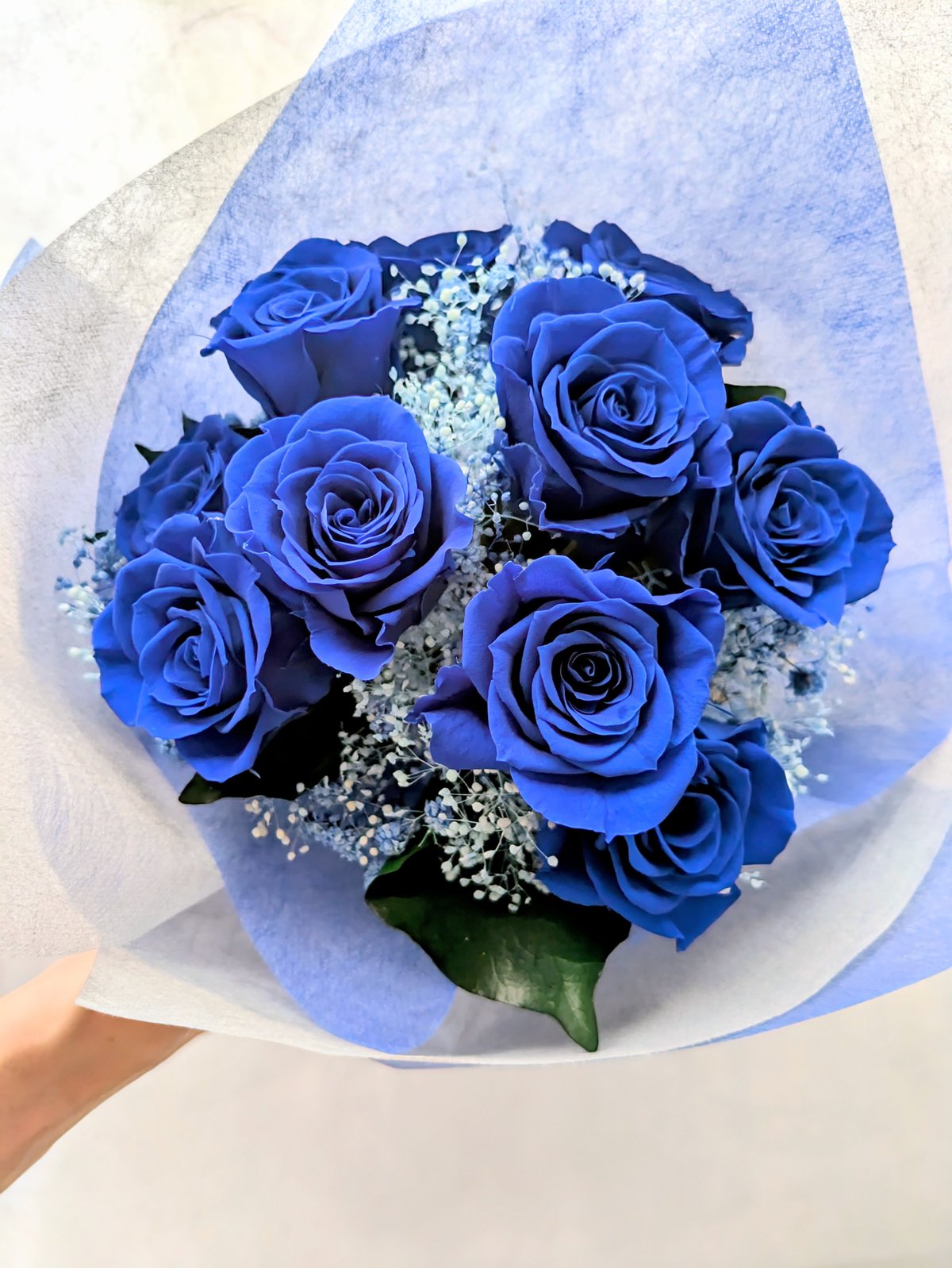 プリザーブドフラワー青い薔薇11本とブルーかすみ草の花束／奇跡．神の