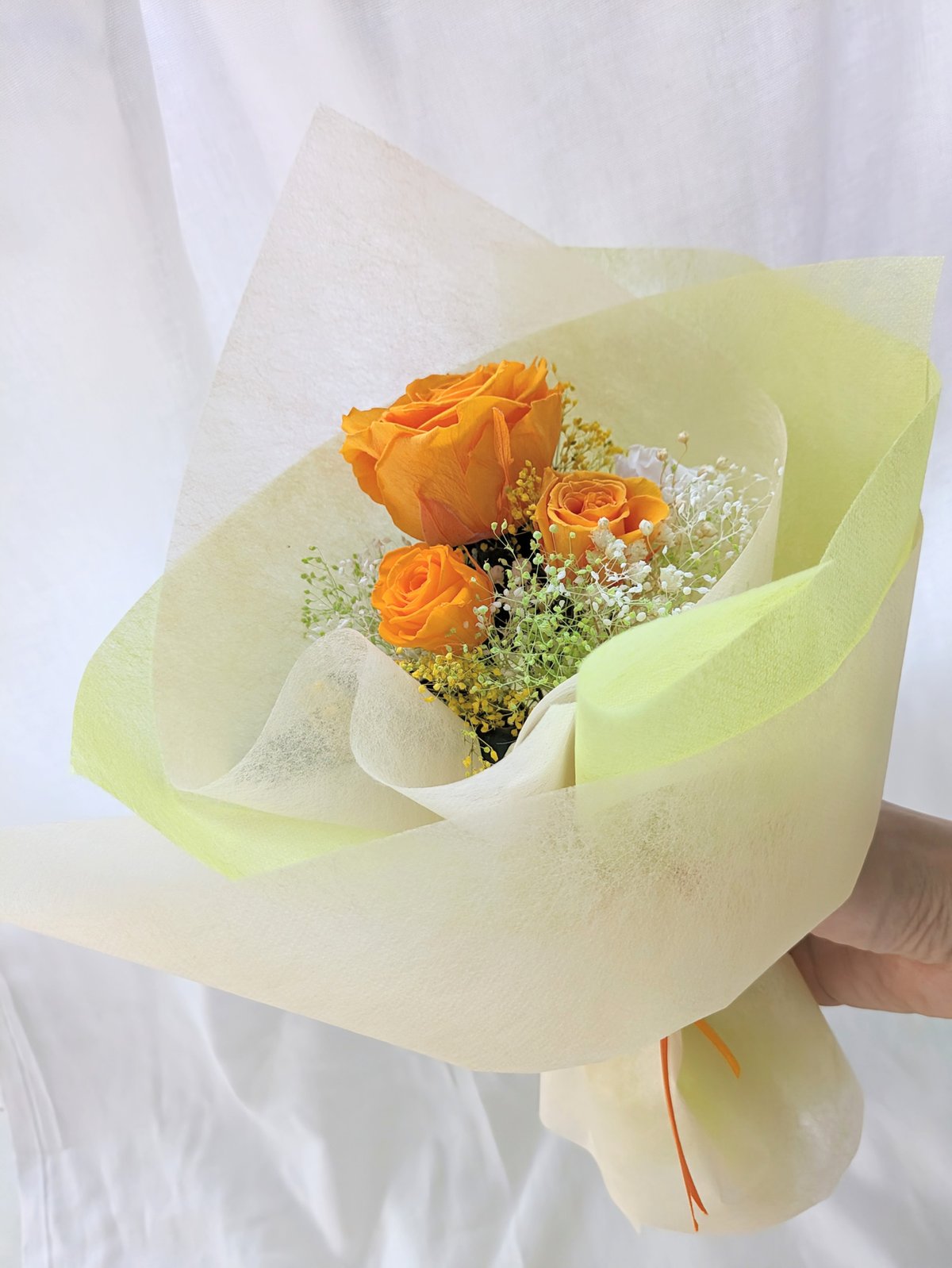 プリザーブドフラワー/大輪のオレンジの薔薇とミニ薔薇とかすみ プリザーブドフラワー/大輪のオレンジの薔薇とミニ薔薇とかすみ
