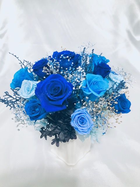 プリザーブドフラワー／星空に染まった青い薔薇の神秘と奇跡／ 陶器