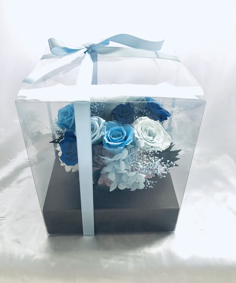 プリザーブドフラワーブルーローズの奇跡と祝福／ 陶器花器アレンジ