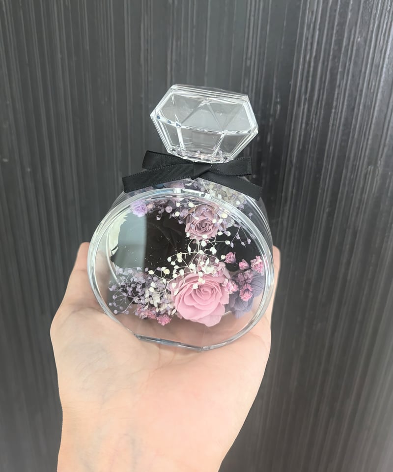 プリザーブドフラワー黒薔薇の魔法発動中シリーズ／薔薇とかすみ草の