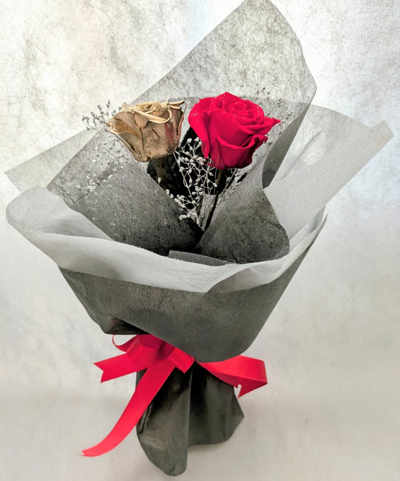 プリザーブドフラワー赤薔薇とゴールドーローズの花束ギフト | 世都華