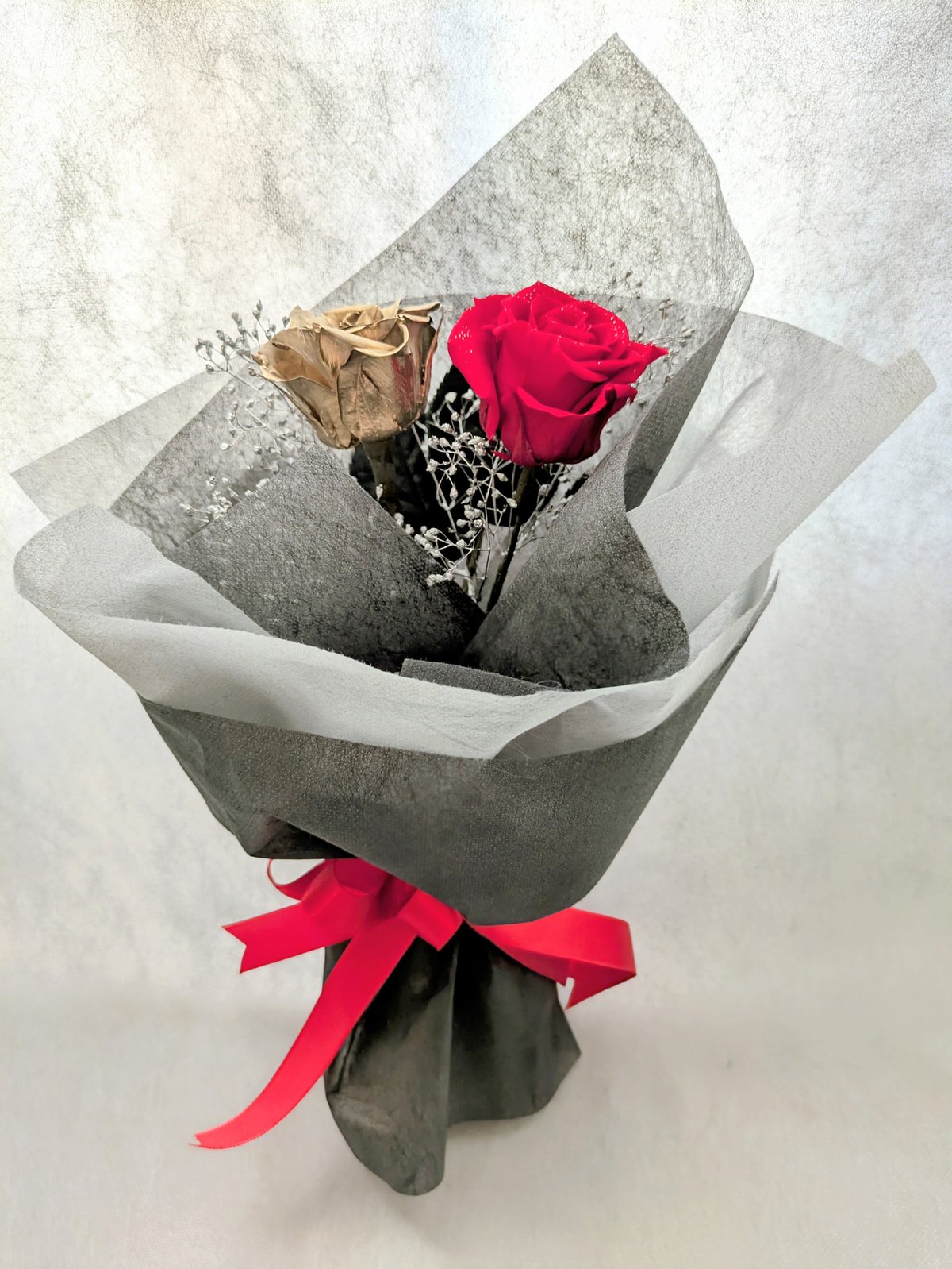 プリザーブドフラワー赤薔薇とゴールドーローズの花束ギフト