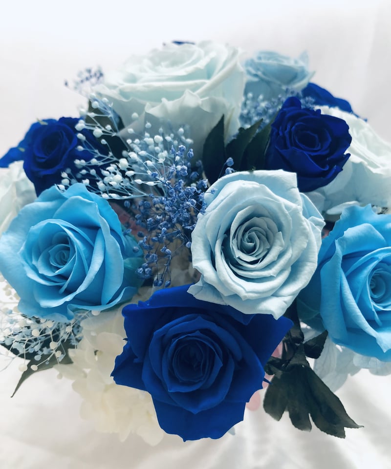 プリザーブドフラワーブルーローズの奇跡と祝福／ 陶器花器アレンジ