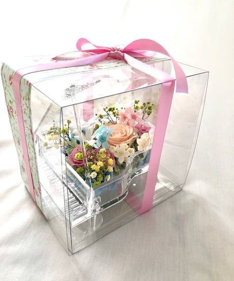 【プリザーブドフラワー／グランドピアノシリーズ】透明のグランドピアノに魔法のように咲いた薔薇と小花の優しいメロディー【リボンラッピング付き 】