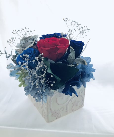 プリザーブドフラワー青と赤い薔薇にシルバーローズの魔法の枯れないお花【リボンラッピング付き】