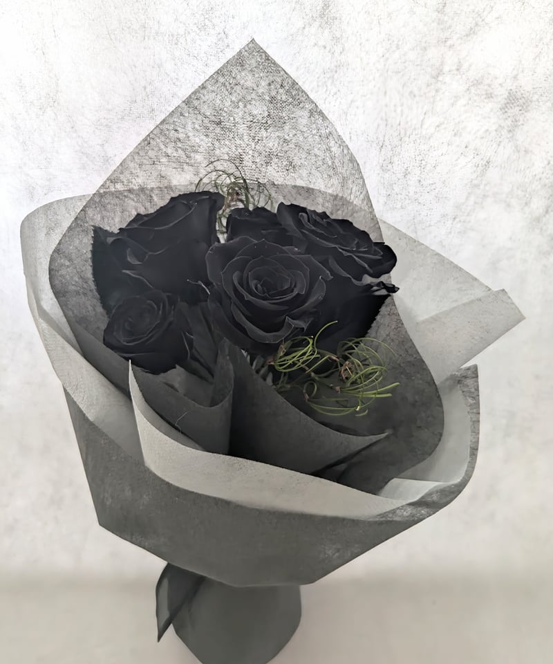 プリザーブドフラワー黒薔薇花束5輪／黒薔薇魔法発動中 | 世都華