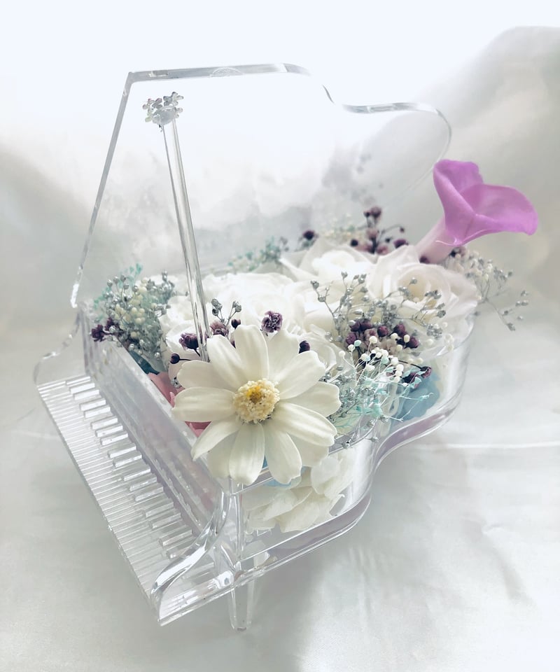 プリザーブドフラワー／グランドピアノシリーズ】白い薔薇とカラーの