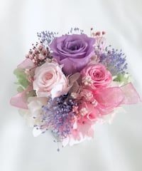 プリザーブドフラワー／ふんわりと明るく優しい薔薇たちの白い陶器