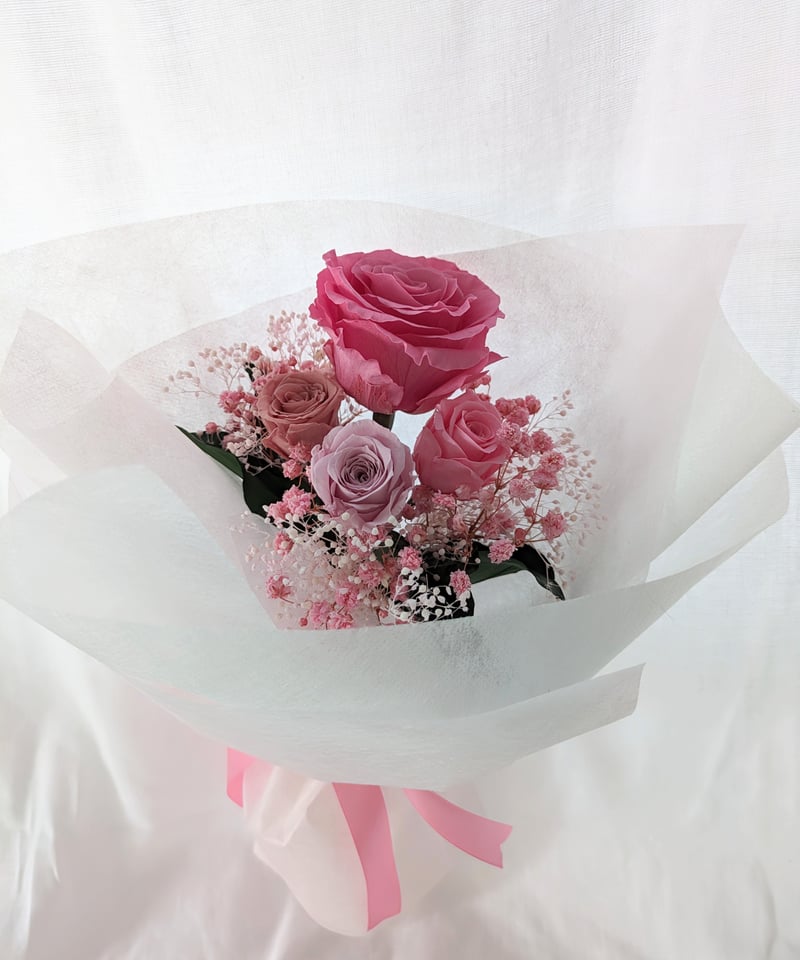 プリザーブドフラワー/大輪のピンクの薔薇とミニ薔薇とかすみ草 プリザーブドフラワー/大輪のピンクの薔薇とミニ薔薇とかすみ草