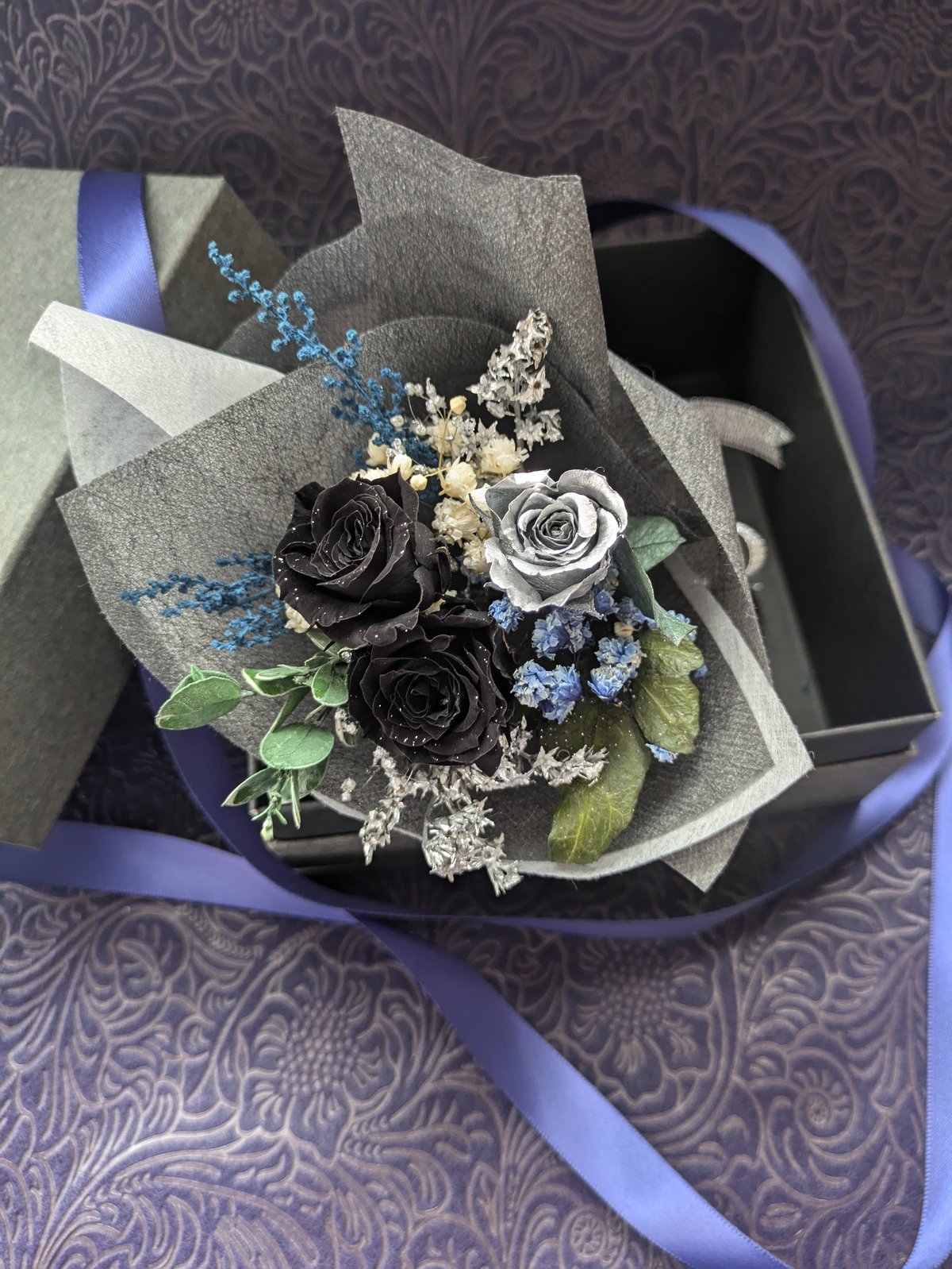 黒いバラのアレンジメント プリザーブドフラワー/黒バラのアレンジメント 商品詳細 観葉