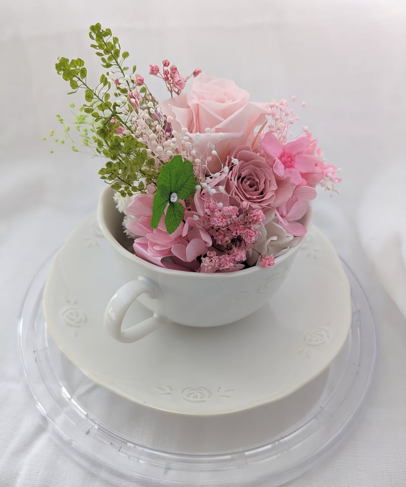 プリザーブドフラワー／カフェタイムのティーカップアレンジ／ラウンド