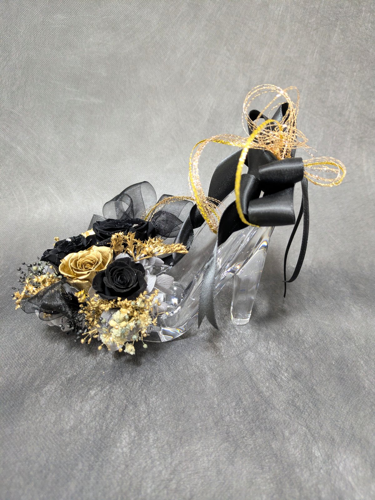 プリザーブドフラワー／ガラスの靴シリーズ黒薔薇とゴールドローズ／黒