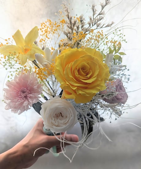 プリザーブドフラワー／黄色の薔薇と小花のふんわり陽だまりの花束