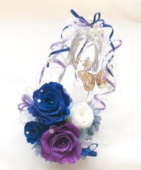 【プリザーブドフラワー／ガラスの靴シリーズ】青とパープルの優雅な美しい魔法のエレガンス【フラワーケースリボンラッピング付