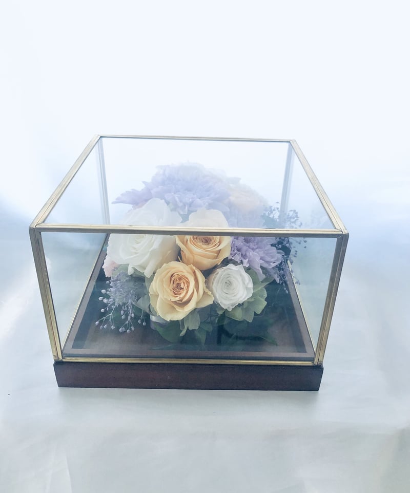 プリザーブドフラワー/正方形のガラスボックスアレンジ | 世都華