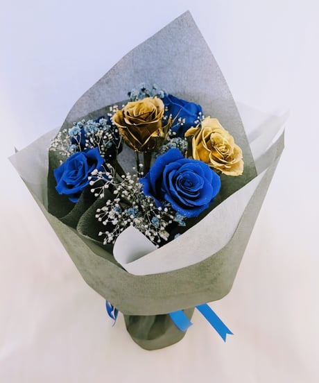 プリザーブドフラワー青とゴールドローズの6輪 枯れない花束（花束ラッピング）