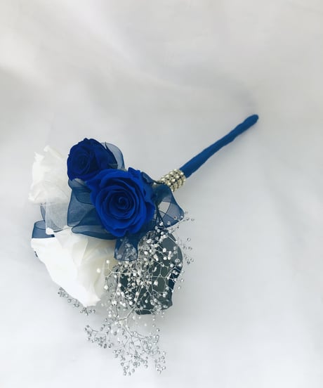 プリザーブドフラワー青と白薔薇のふんわり花束