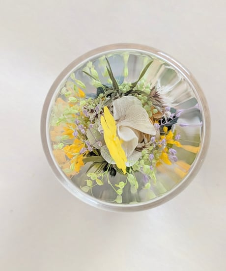 プリザーブドフラワー／黄色のハート四つ葉のクローバーと小花の野原ミニガラスボトルギフト（幸せギフト♡）数量限定