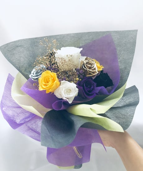 プリザーブドフラワー/祝福を込めて贈る花/輝く薔薇を束ねた花束（ふんわり花束ラッピング）