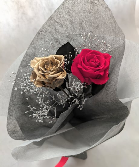 プリザーブドフラワー赤薔薇とゴールドーローズの花束ギフト