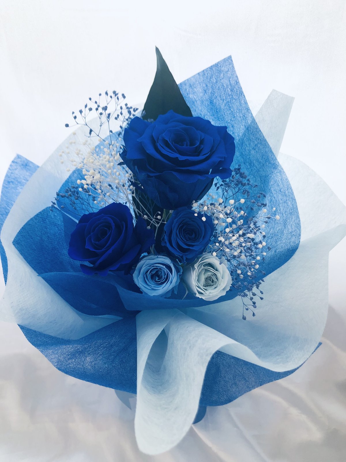 プリザーブドフラワー/大輪ブルーローズとミニ薔薇とかすみ草の プリザーブドフラワー/大輪ブルーローズとミニ薔薇とかすみ草の