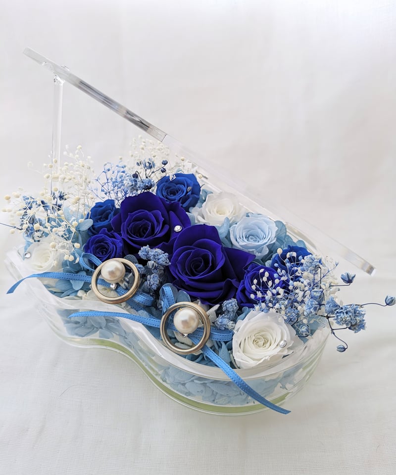 プリザーブドフラワー／ブルーローズと小花のピアノアレンジ（リング