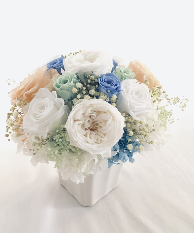 プリザーブドフラワーホワイトローズとかすみ草のふんわり