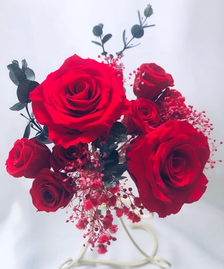 プリザーブドフラワー赤薔薇とミニ薔薇とかすみ草のふんわり花束8本タイプ（花束ラッピング）