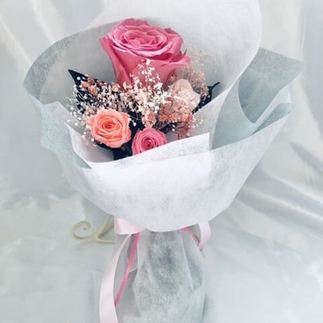 ピンクローズとミニ薔薇とかすみ草のふんわり花束（プリザーブドフラワー）