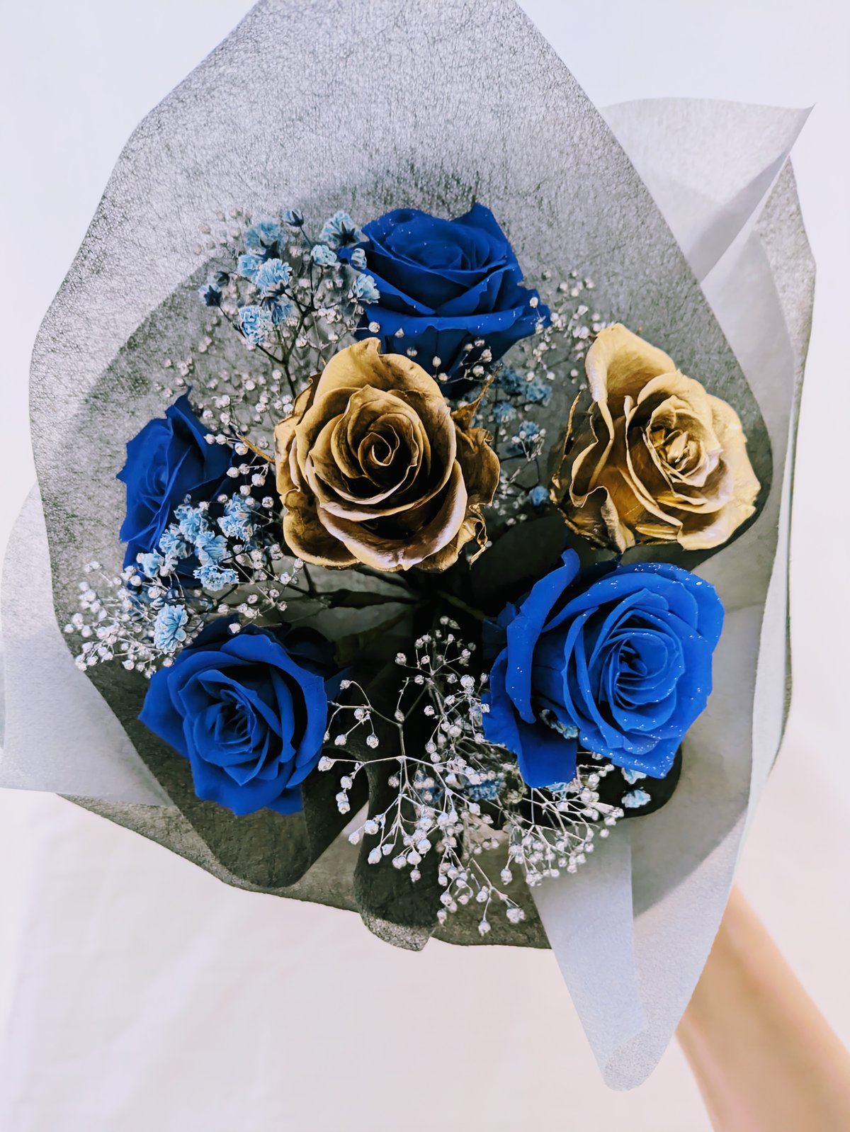 プリザーブドフラワー青とゴールドローズの6輪 枯れない花束（花束