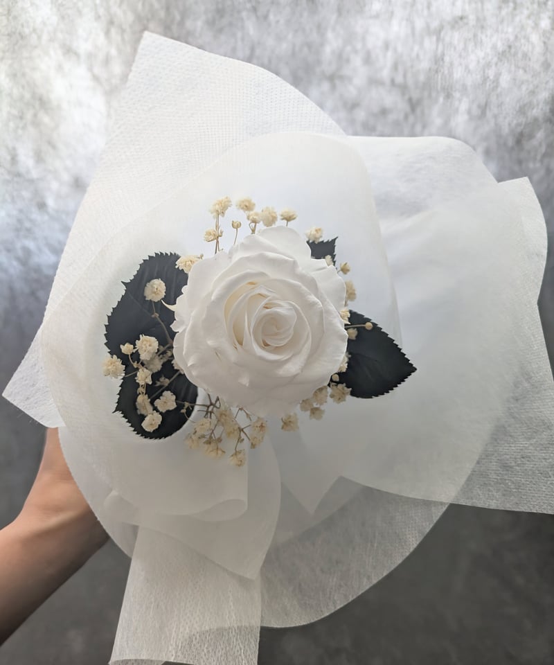 プリザーブドフラワー／白薔薇とかすみ草のふんわり一輪ラッピング