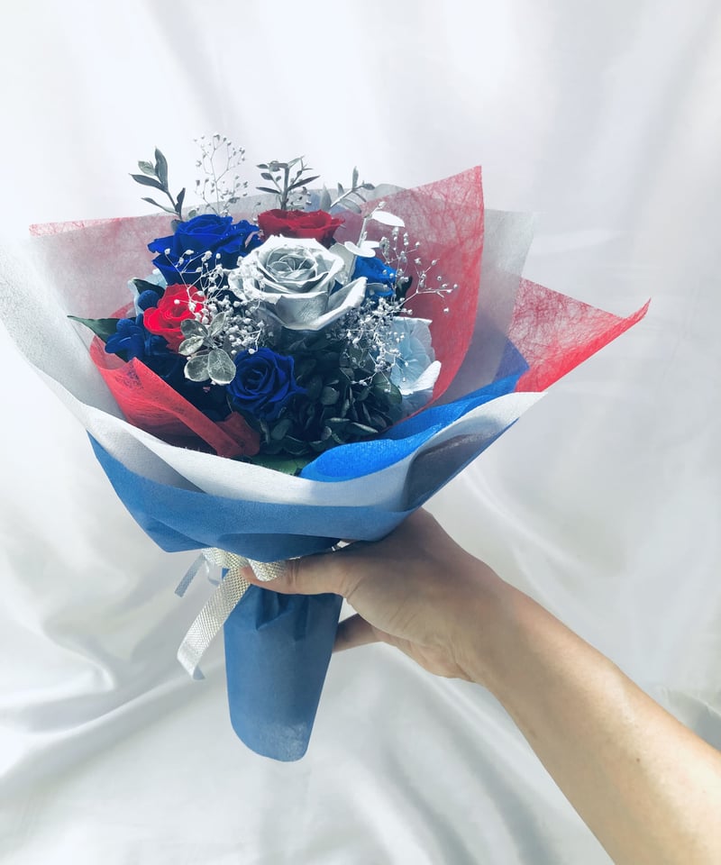 プリザーブドフラワー青と赤い薔薇にシルバーローズの魔法の枯れない