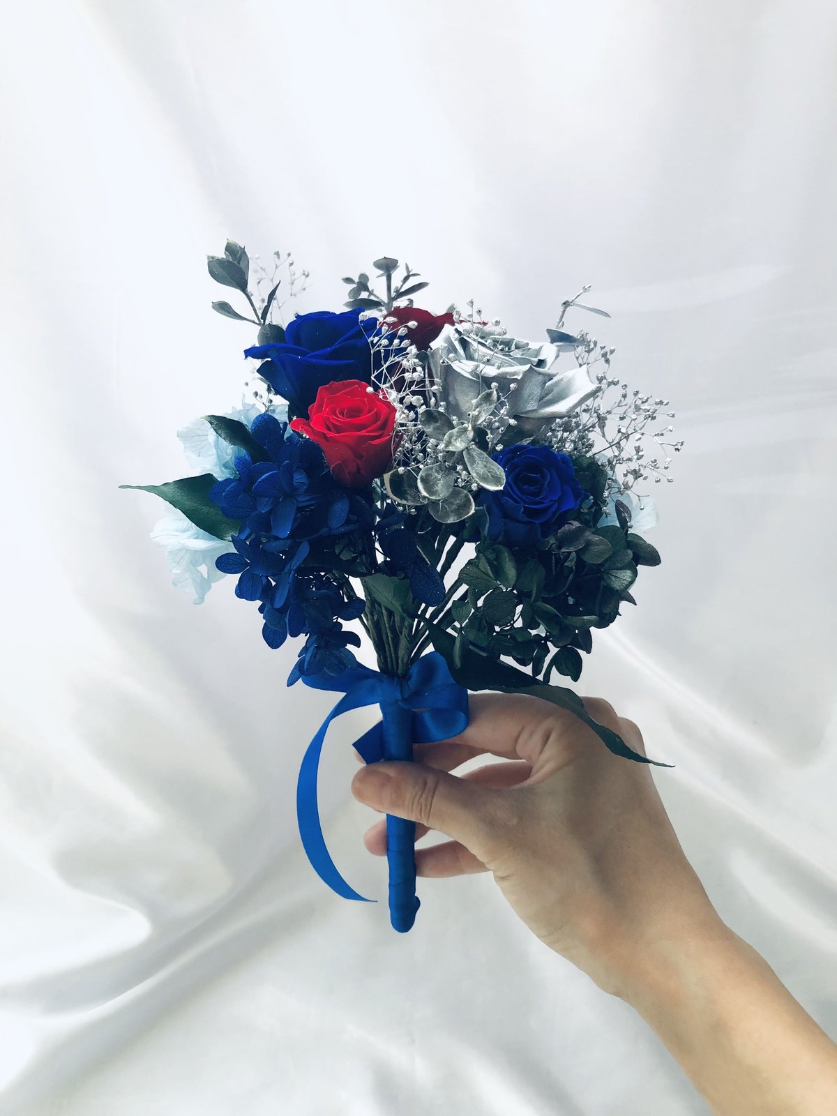 プリザーブドフラワー青と赤い薔薇にシルバーローズの魔法の枯れない 