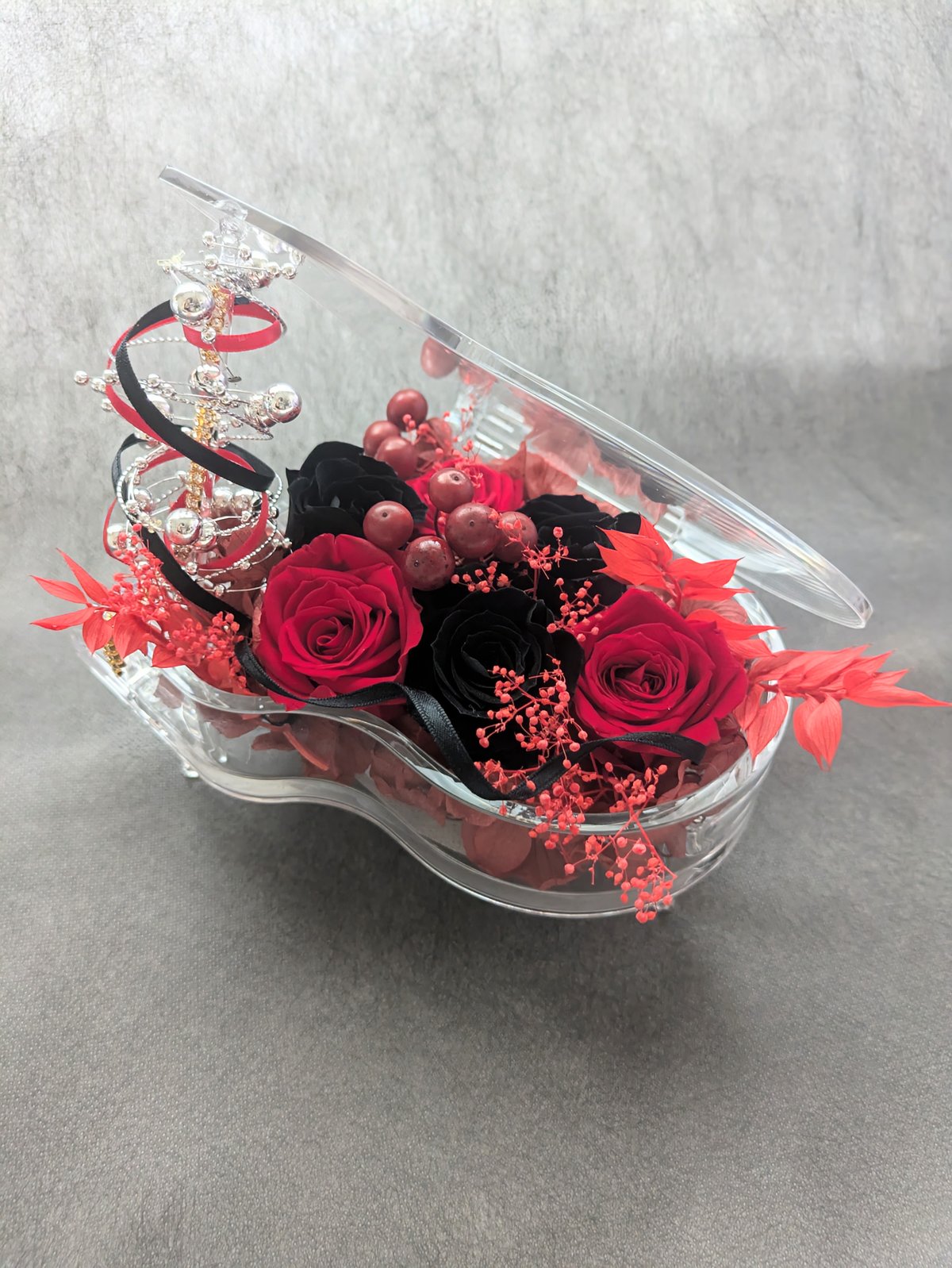 プリザーブドフラワー／グランドピアノシリーズ黒薔薇と赤薔薇の魔法