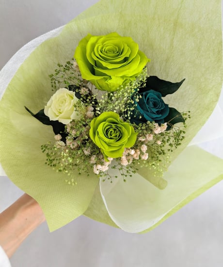大輪グリーンローズと3色の薔薇とかすみ草のふんわり花束（プリザーブドフラワー）