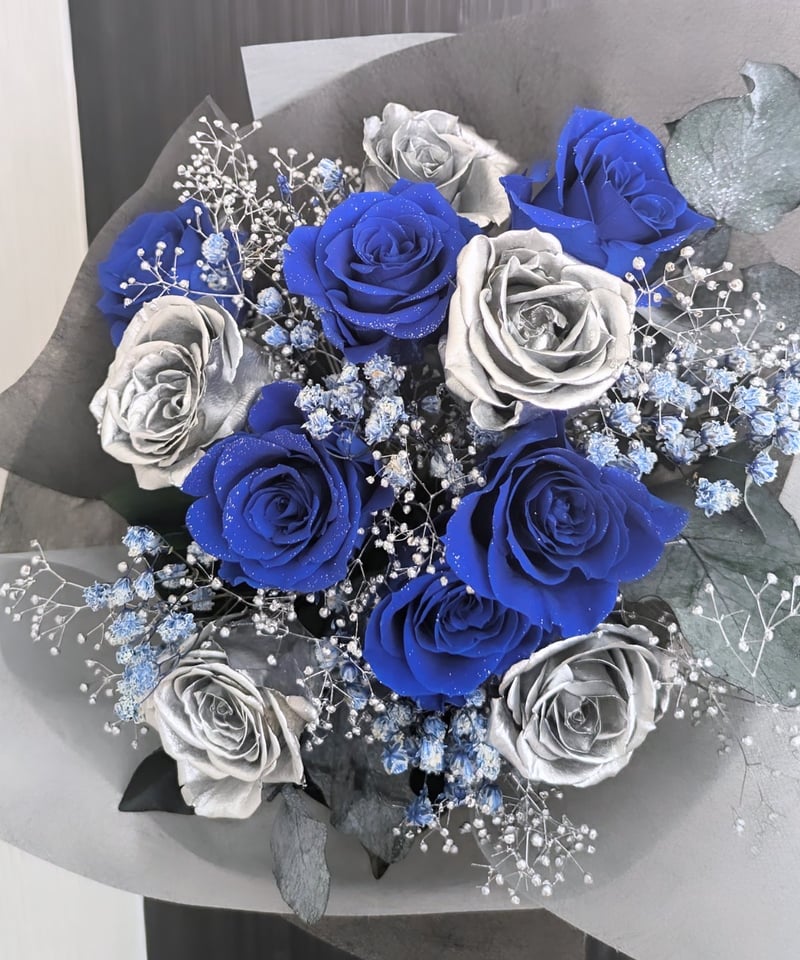 プリザーブドフラワー／青い薔薇とシルバーローズ11輪の花束