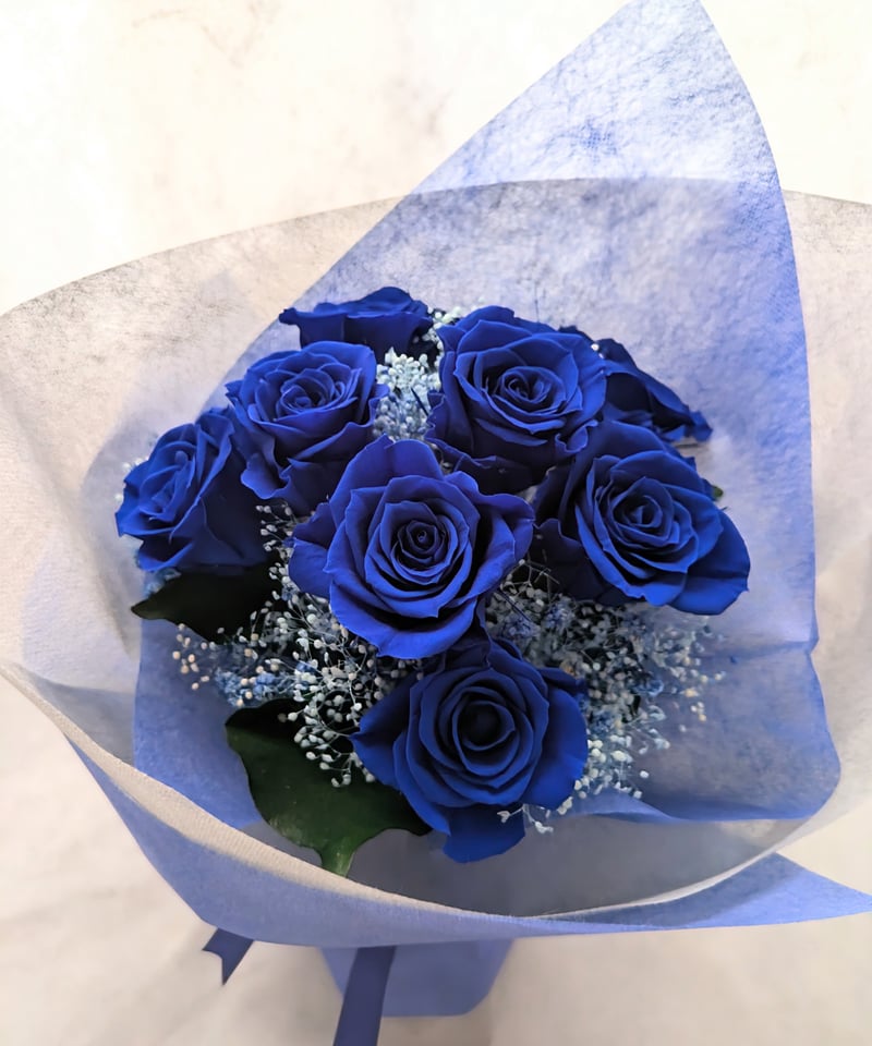プリザーブドフラワー青い薔薇11本とブルーかすみ草の花束／奇跡．神の