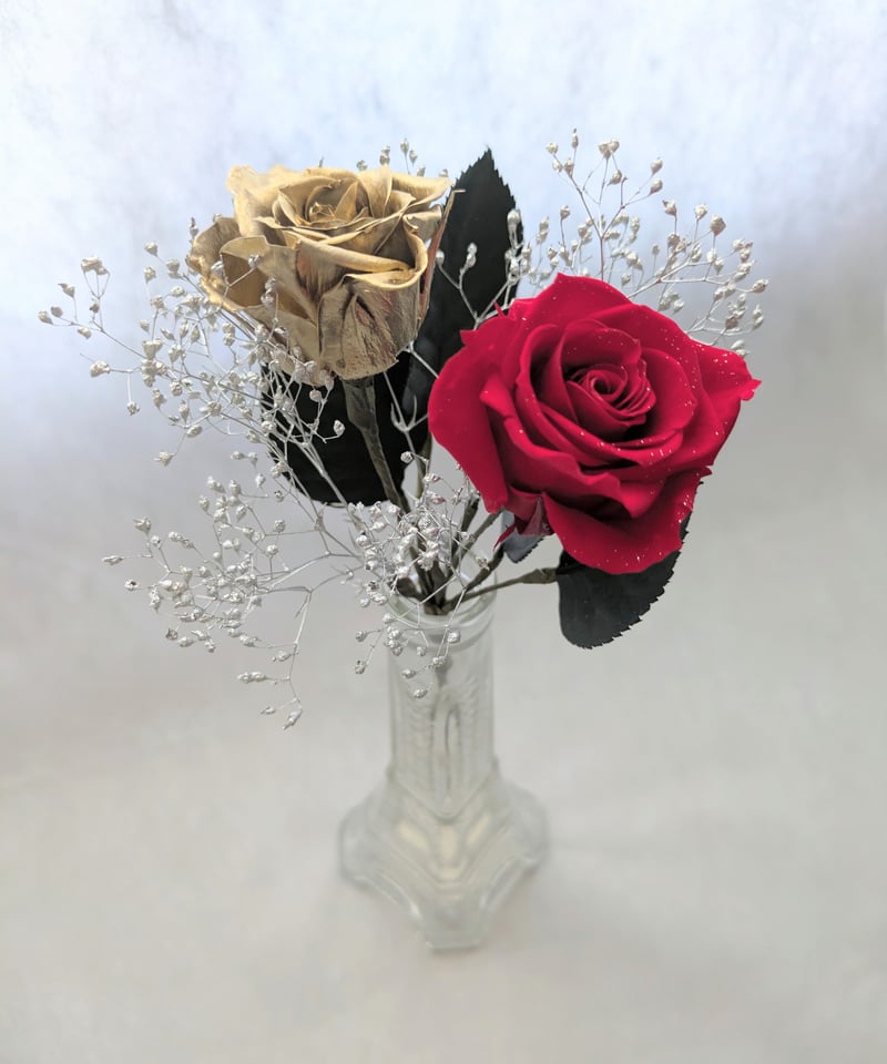 プリザーブドフラワー赤薔薇とゴールドーローズの花束ギフト | 世都華