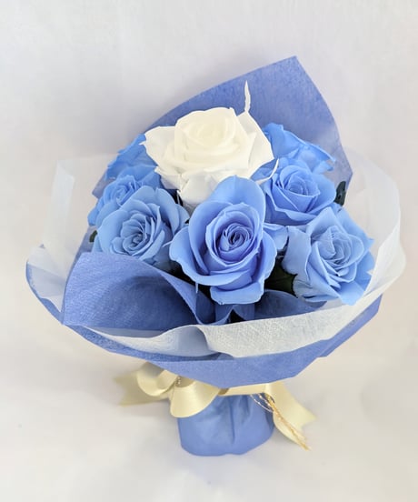 プリザーブドフラワ／空色に染まったブルーローズと白い薔薇の10輪花束／コンパクトサイズ