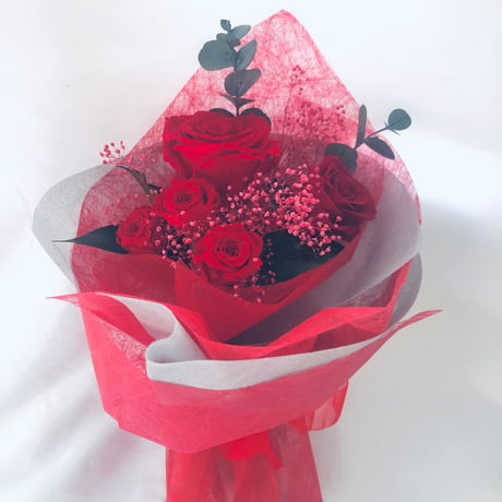 プリザーブドフラワー赤い薔薇5輪のふんわり花束（花束ラッピング）
