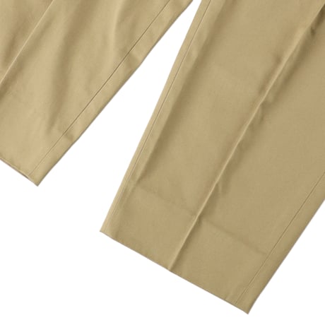UNIVERSAL PRODUCTS. ONE TUCK CHINO TROUSERS CAMEL【233-60505】(N)