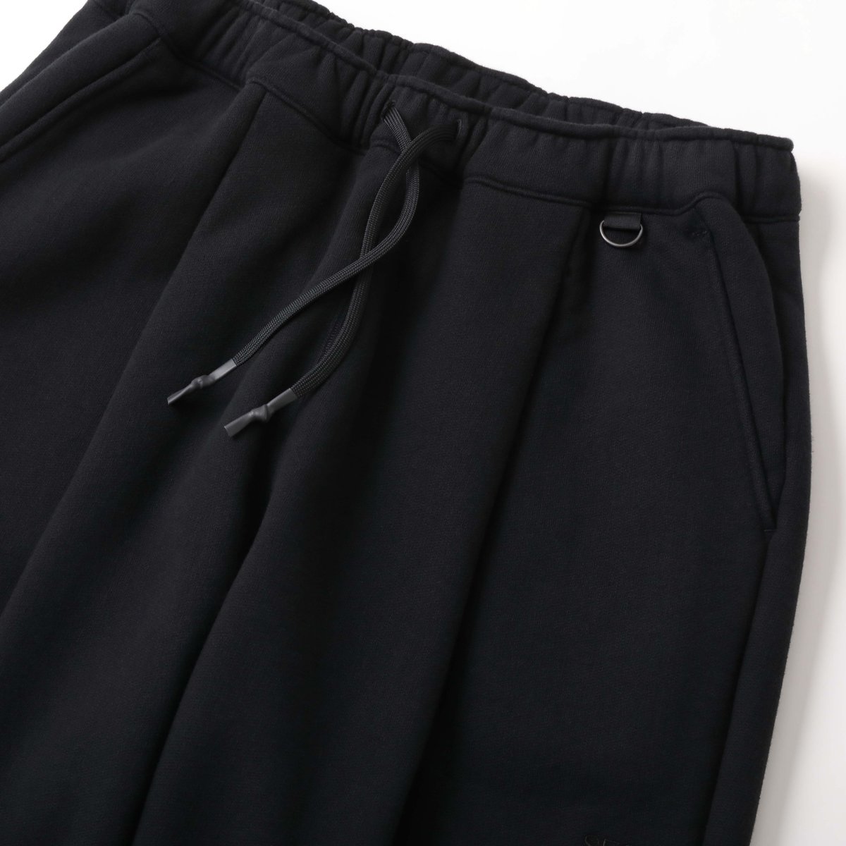 S.F.C WIDE SWEAT PANTS Black【SFCFW23CS05】 | STU...