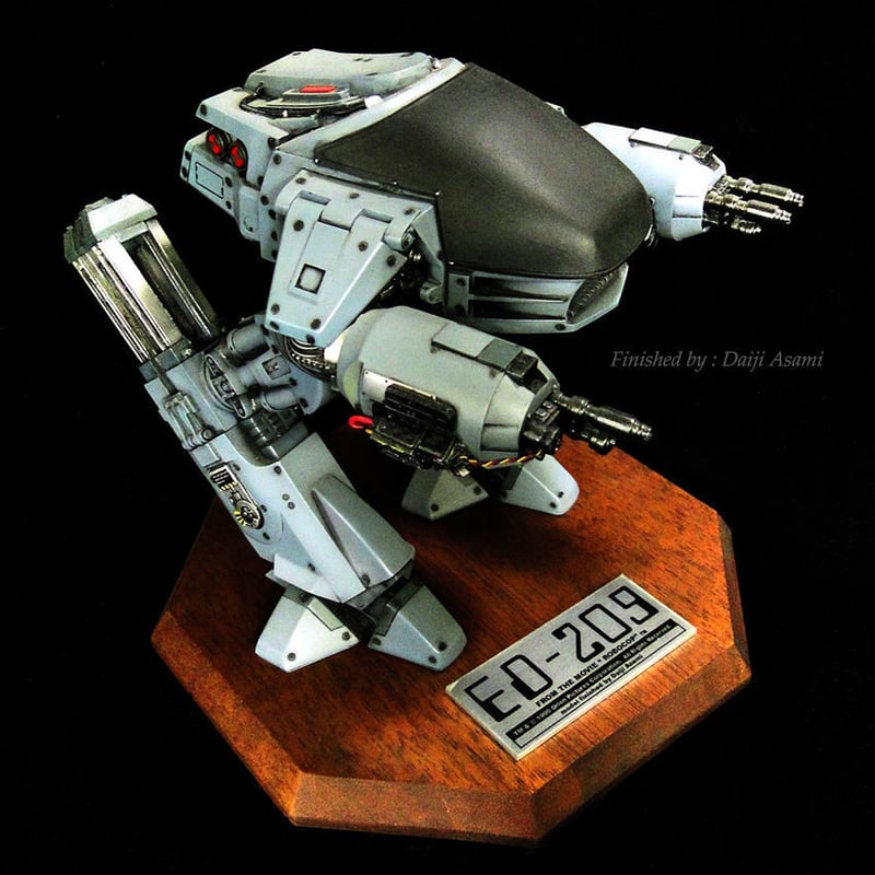 副社長の部屋のED-209 ED-209 ROBOCOP 完成品 | Roswell Japan