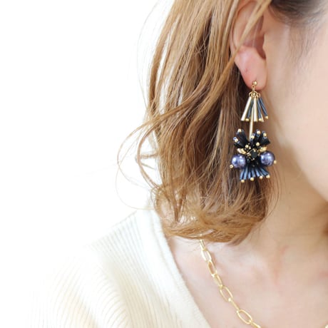 Navy///black＆gold asymmetry