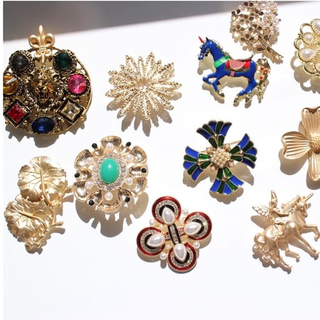 lionsgate brooch