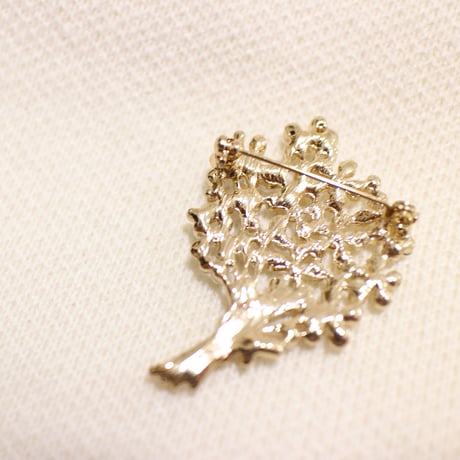 Gold bouquet brooch